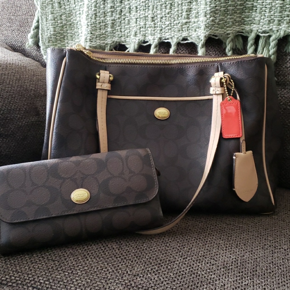 Coach Signature Bag with Wallet